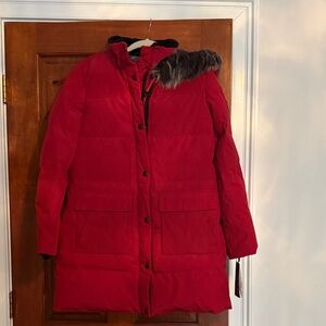 arctic expedition nwt Women's Vibrant Red Puffer Jacket with Faux Fur Trim